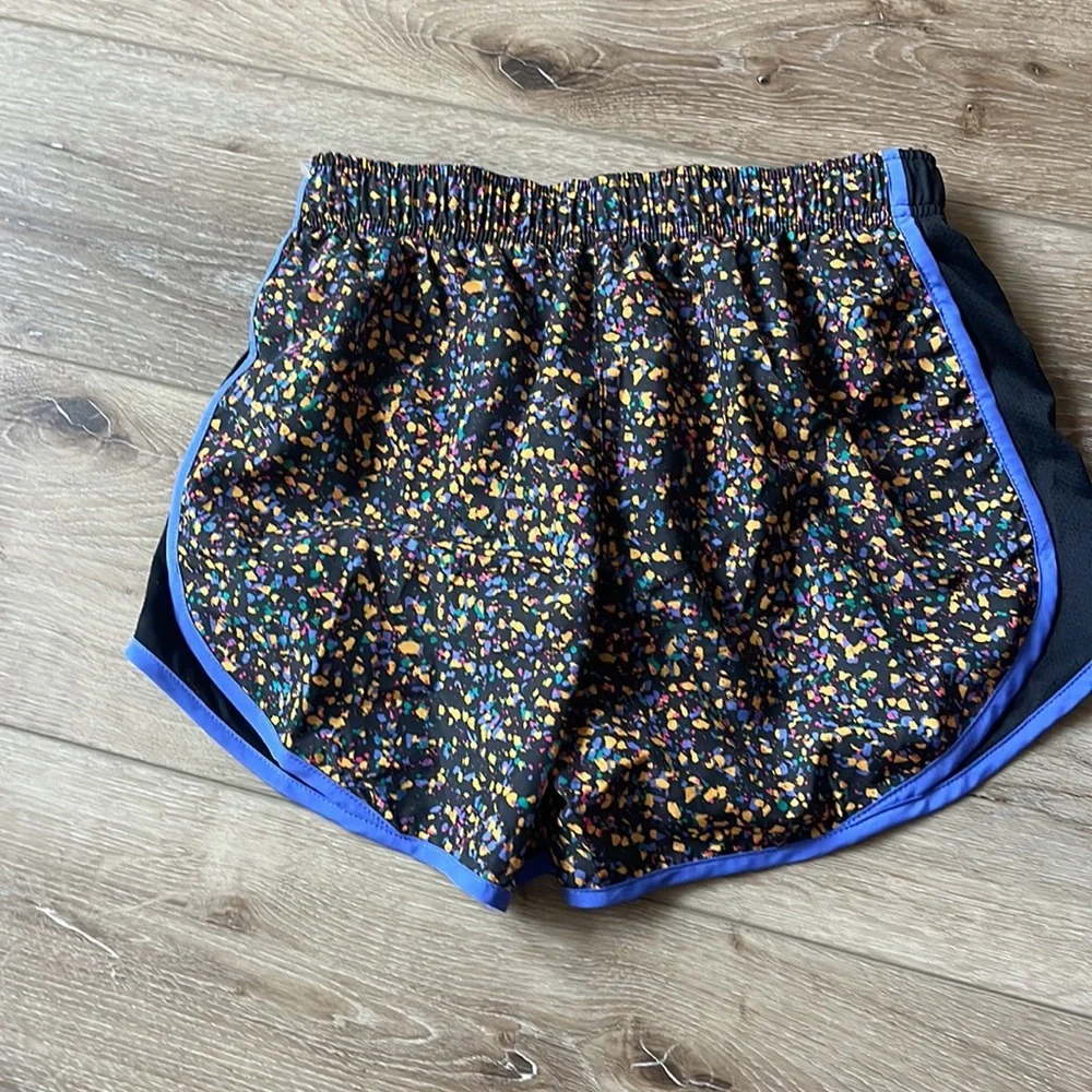 NWOT Nike Dry Tempo Icon Clash Running Shorts Black/Multicolor